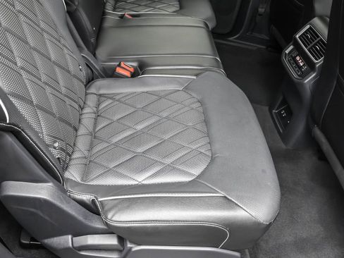 Used 2024 Volkswagen Atlas SEL Premium R-Line AWD/4WD image 38