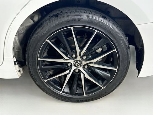 Used 2022 Toyota Camry SE image 11