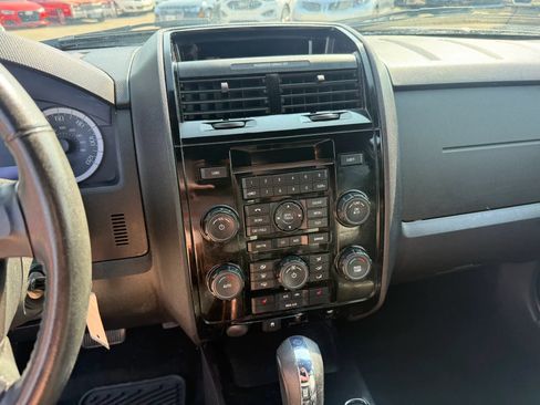 Used 2010 Ford Escape Limited FWD image 21