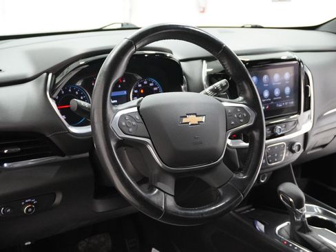 Used 2022 Chevrolet Traverse LT image 19