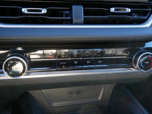 Certified 2025 Chevrolet Equinox LT image 29