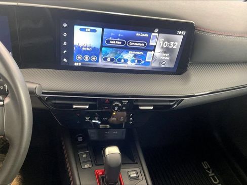 Certified 2025 Nissan Kicks SR FWD image 30