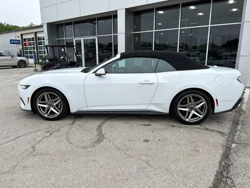 Used 2024 Ford Mustang Convertible RWD image 41