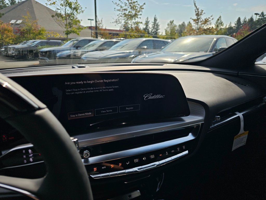 New 2027 Cadillac Lyriq Luxury AWD/4WD image 28