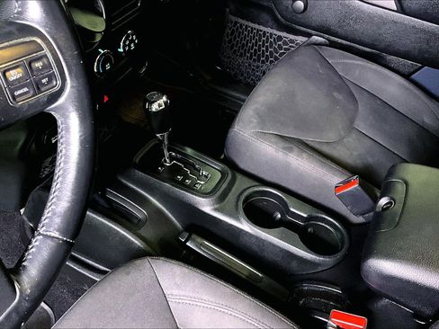 Used 2017 Jeep Wrangler Sport AWD/4WD image 16