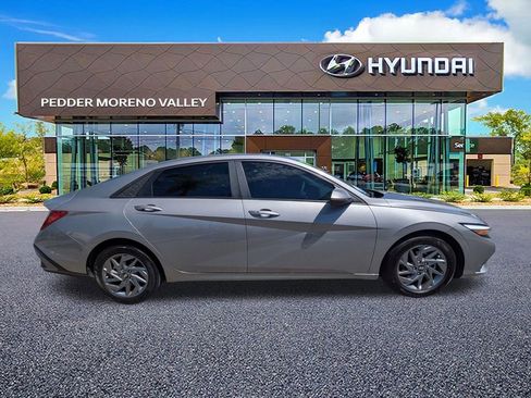 Certified 2024 Hyundai Elantra SEL FWD image 2