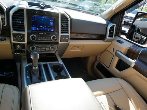 Used 2019 Ford F150 Lariat w/ Equipment Group 502A Luxury AWD/4WD image 15