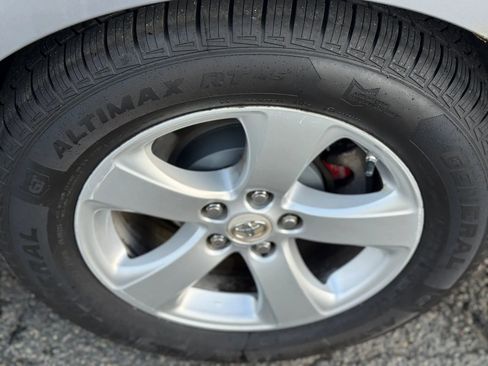 Used 2011 Toyota Sienna LE w/ Towing Pkg FWD image 31