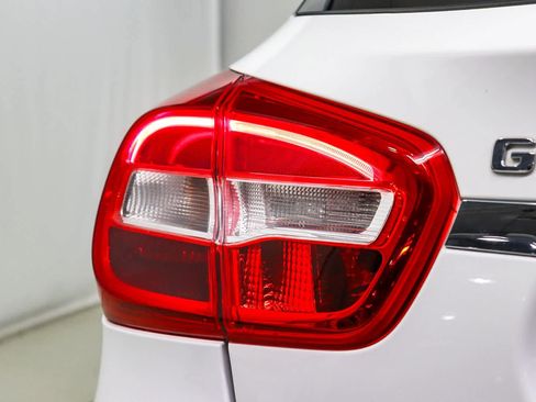 Used 2019 Mercedes-Benz GLA 250 image 11