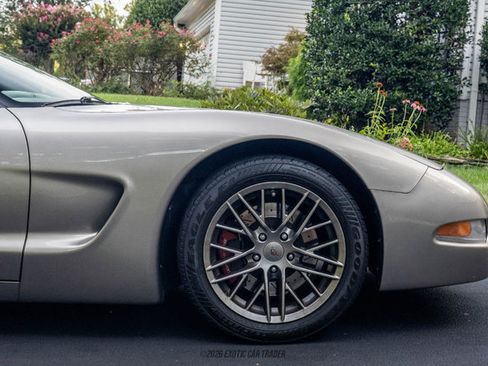 Used 2000 Chevrolet Corvette Coupe RWD image 11