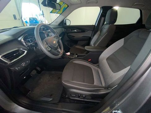 Used 2023 Chevrolet TrailBlazer LT FWD image 24