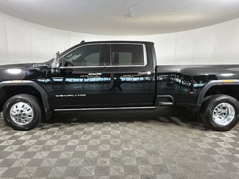 Used 2025 GMC Sierra 3500 Denali Ultimate AWD/4WD image 5