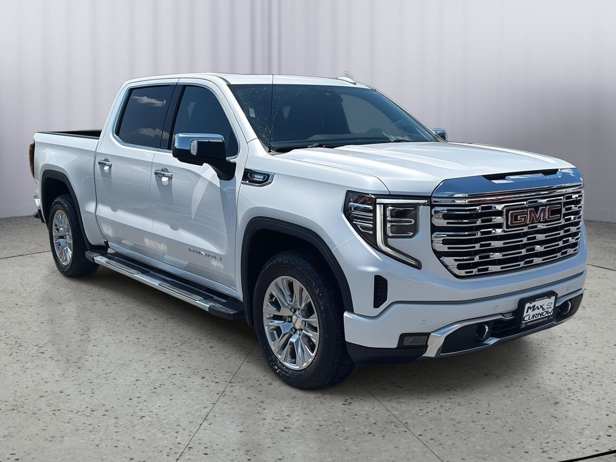 Used 2022 GMC Sierra 1500 Denali w/ Technology Package AWD/4WD image 8