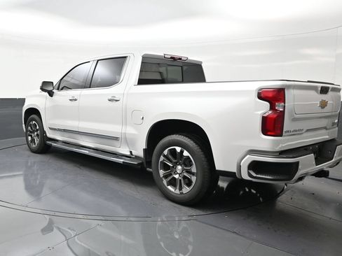 Used 2024 Chevrolet Silverado 1500 High Country w/ Technology Package RWD image 3