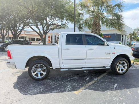 Used 2018 RAM 1500 Laramie w/ Convenience Group AWD/4WD image 8