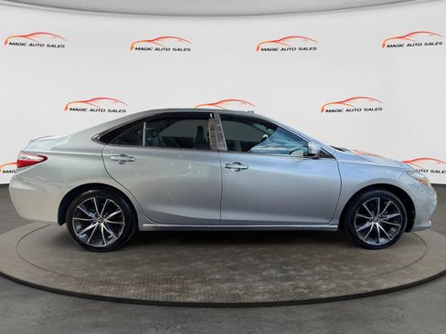 Used 2017 Toyota Camry XSE w/ Moonroof Package FWD image 6