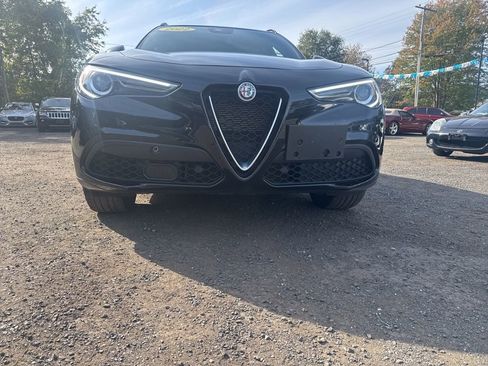 Used 2022 Alfa Romeo Stelvio Ti image 8