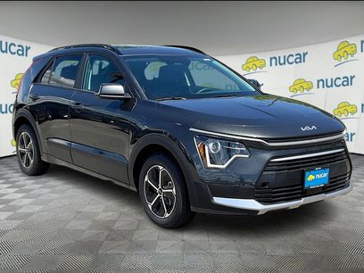 New 2025 Kia Niro EX