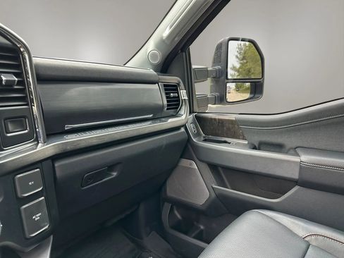 Used 2023 Ford F250 Lariat w/ Lariat Ultimate Package AWD/4WD image 32