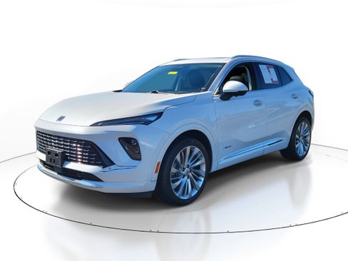 Used 2024 Buick Envision Avenir image 2