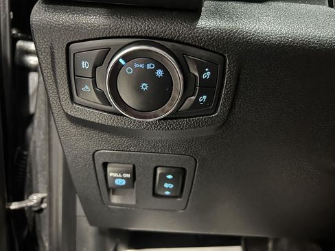 Used 2019 Ford F150 XLT w/ Equipment Group 302A Luxury AWD/4WD image 18