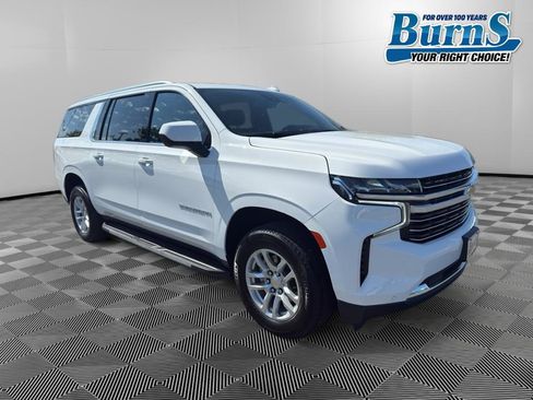 Used 2024 Chevrolet Suburban LT image 1