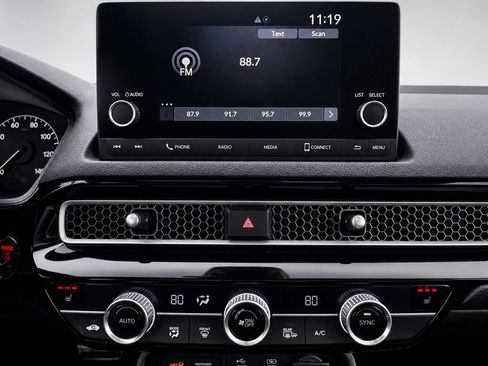Used 2025 Honda Civic Sport image 25