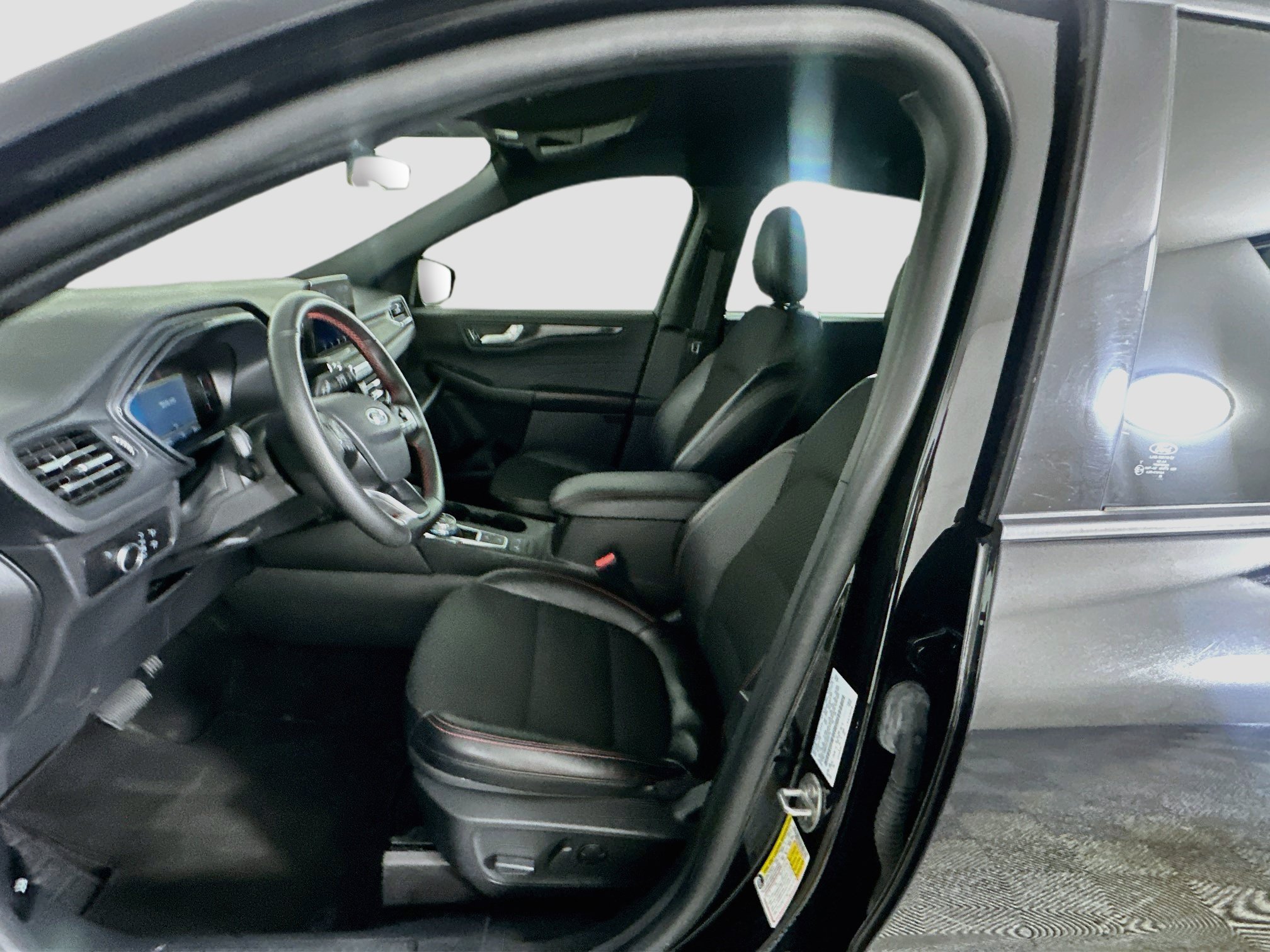 Used 2025 Ford Escape ST-Line FWD image 13