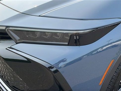 Used 2025 Toyota Crown Platinum image 7