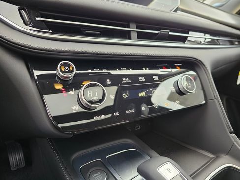 New 2025 INFINITI QX60 Luxe image 31