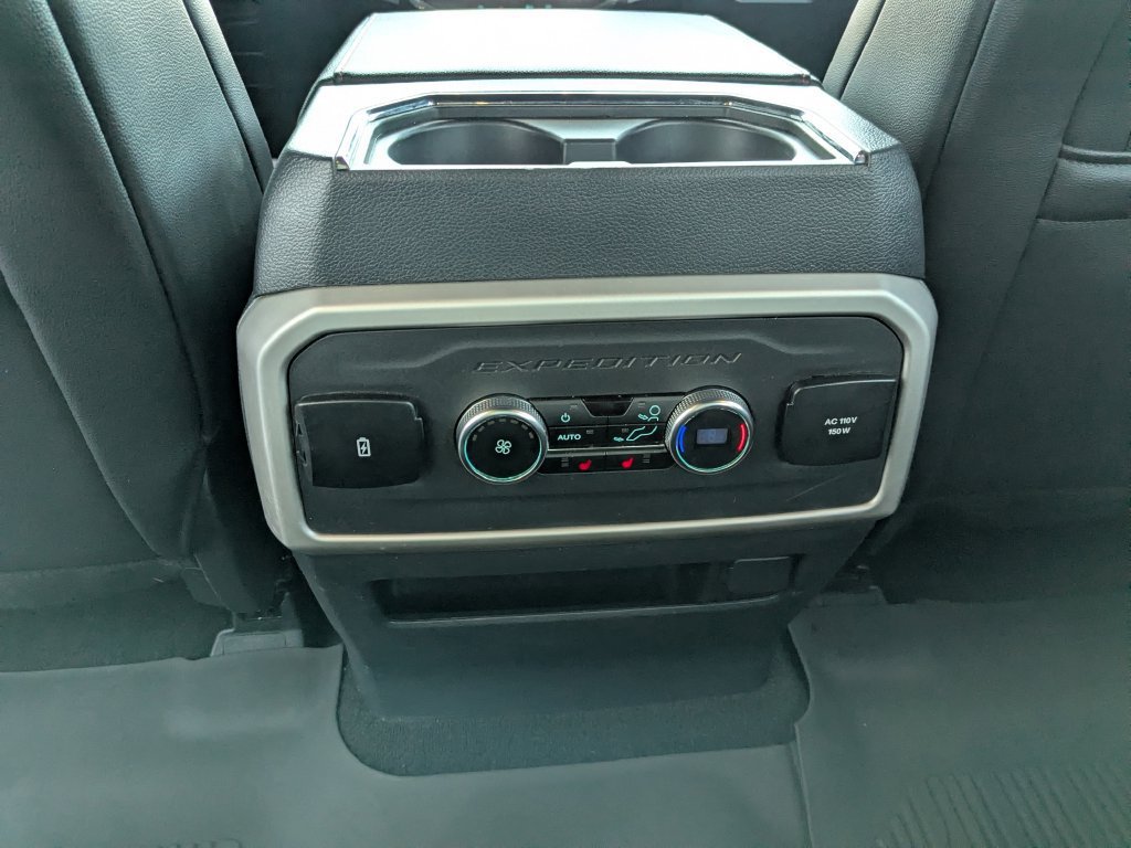 Used 2023 Ford Expedition Limited AWD/4WD image 30