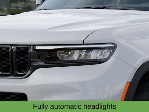 New 2025 Jeep Grand Cherokee L Altitude image 12