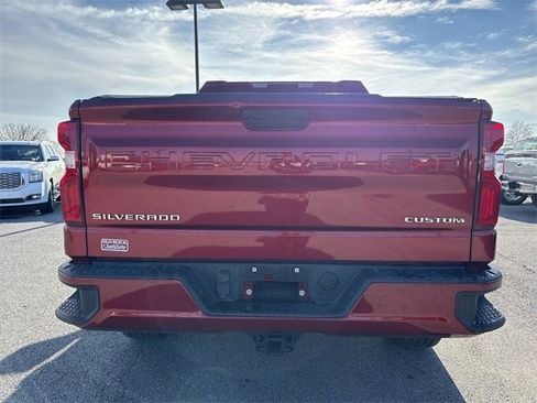 Used 2022 Chevrolet Silverado 1500 Custom image 4