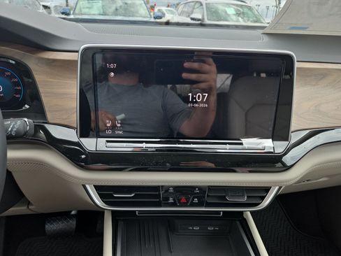 New 2026 Volkswagen Atlas SE image 11