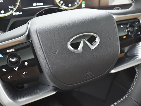 Certified 2025 INFINITI QX80 Luxe image 13