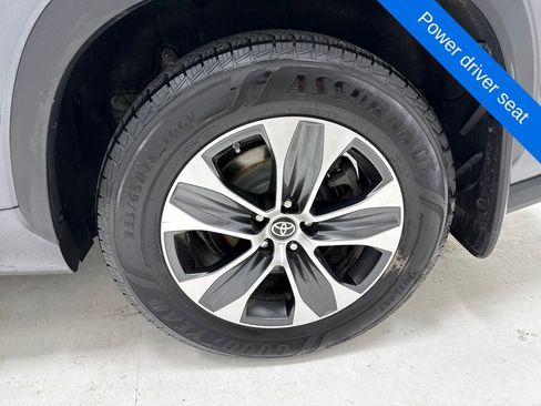 Used 2022 Toyota Highlander XLE image 7