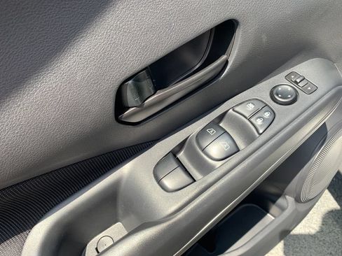 Used 2025 Nissan Kicks Play S FWD image 11