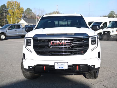 Used 2024 GMC Sierra 1500 AT4 w/ Technology Package image 7