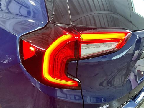 Used 2023 GMC Terrain SLE w/ Driver Convenience Package image 34