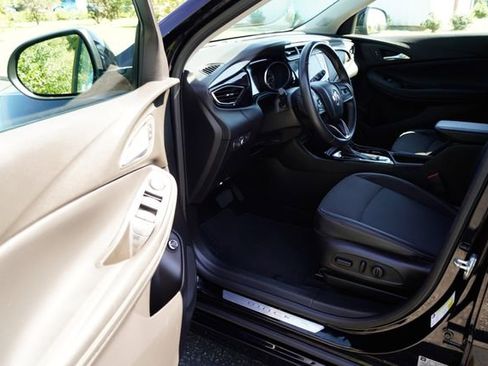 Used 2022 Buick Encore GX Select w/ Sport Touring Package image 11