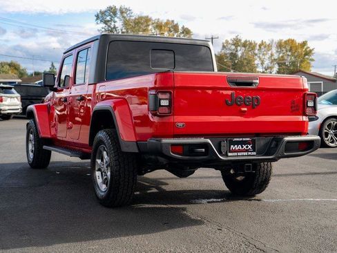Used 2021 Jeep Gladiator Willys image 12