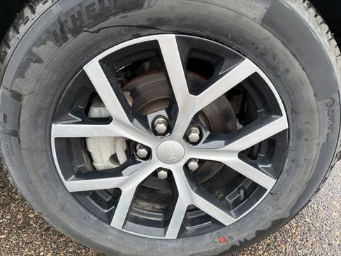 Used 2024 Jeep Grand Cherokee Limited AWD/4WD image 28