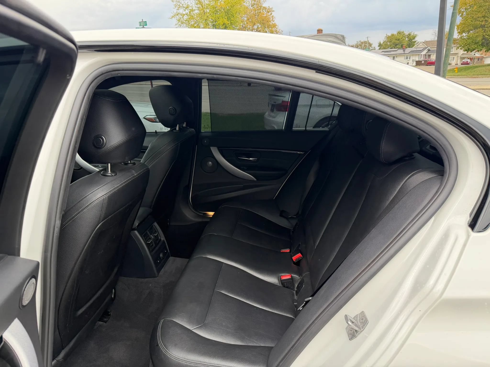 Used 2017 BMW 340i xDrive Sedan AWD/4WD image 19