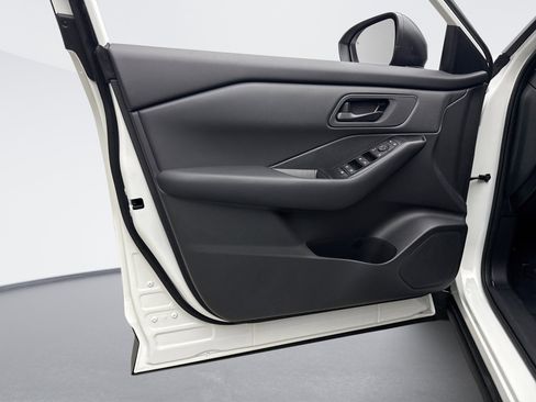 Used 2026 Nissan Rogue S image 9