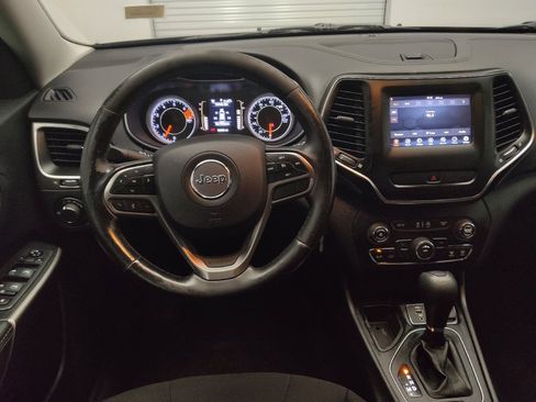 Used 2020 Jeep Cherokee Latitude w/ Cold Weather Group FWD image 22