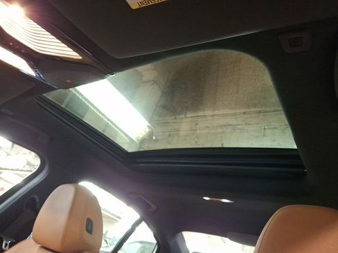 Used 2020 BMW 330i xDrive Sedan w/ Convenience Package image 11