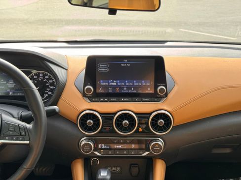 Used 2022 Nissan Sentra SV w/ SV Premium Package image 29