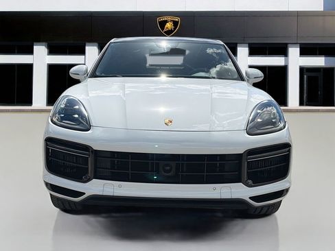 Used 2020 Porsche Cayenne Turbo image 8