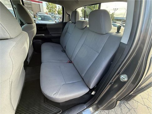 Used 2017 Toyota Tacoma SR5 w/ Tow Package RWD image 19
