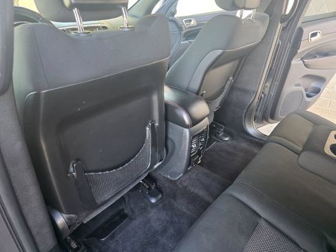 Used 2017 Jeep Grand Cherokee Laredo AWD/4WD image 32